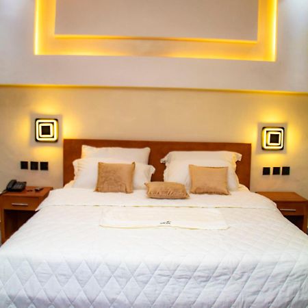 Hotel L'Apero Котону Екстериор снимка